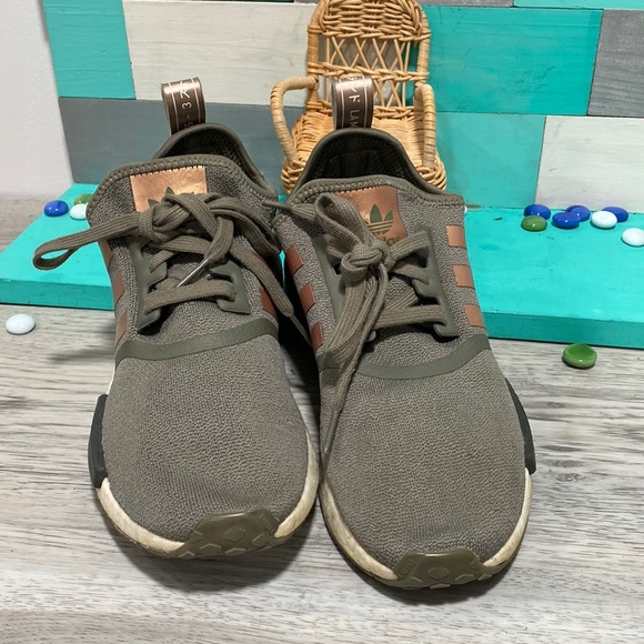 adidas Originals Women's NMD_R1 Shoes, Green